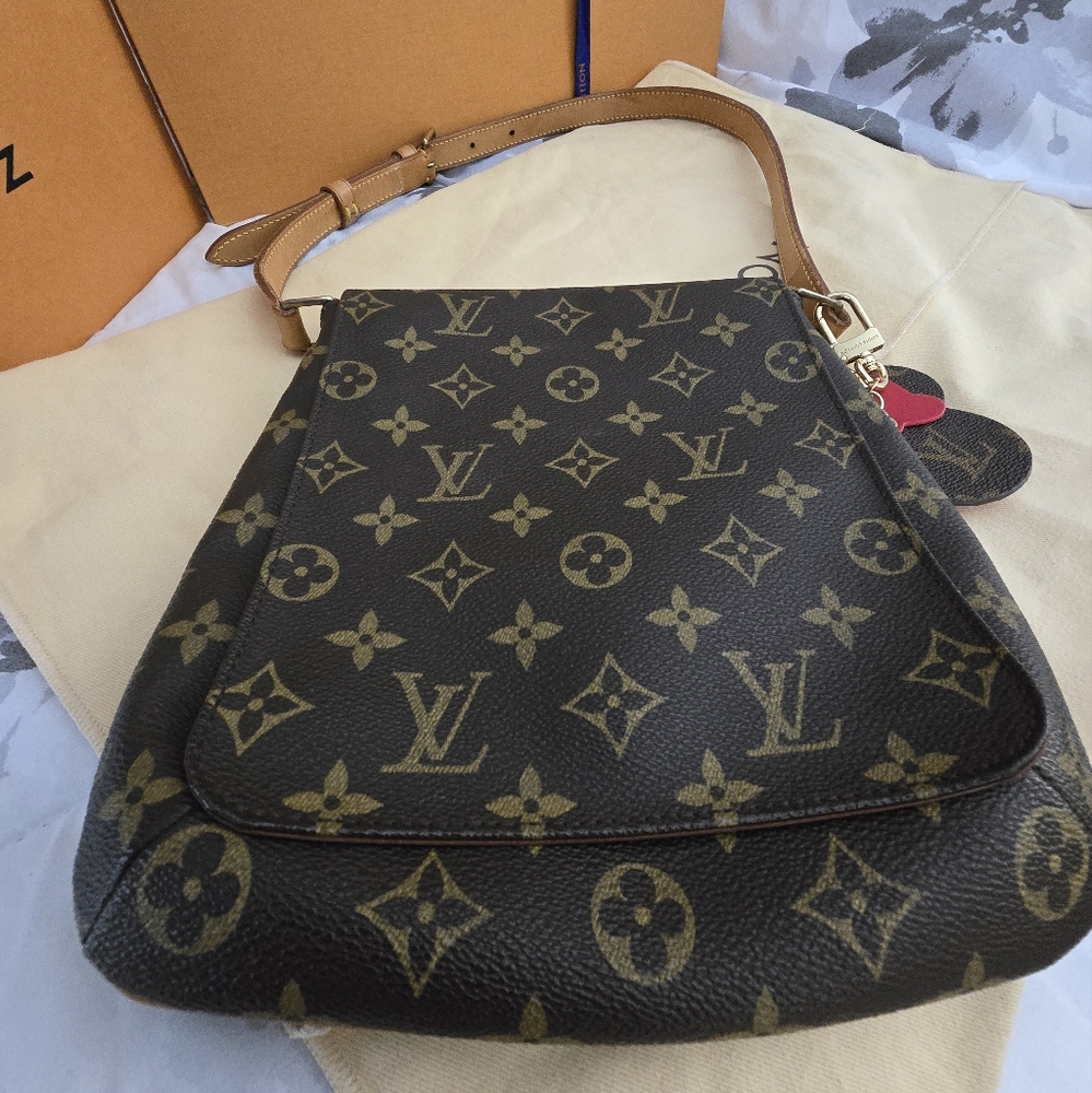 Louis Vuitton Monogram Musette Salsa Short Shoulder Bag - Picture 8 of 17